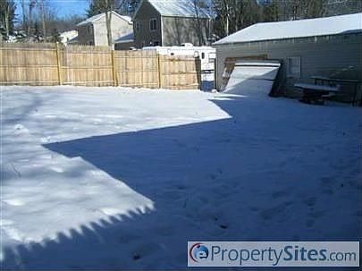 3rd image of 810 Grindle Dr SE