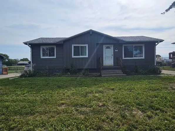 300 S P St, Indianola, IA 50125