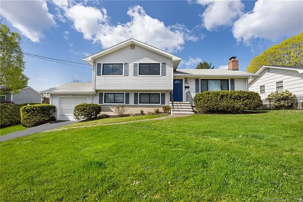 81 Sigwin Dr photo 1