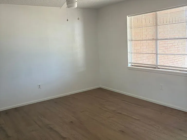6027 Orlando Ave — Photo 4