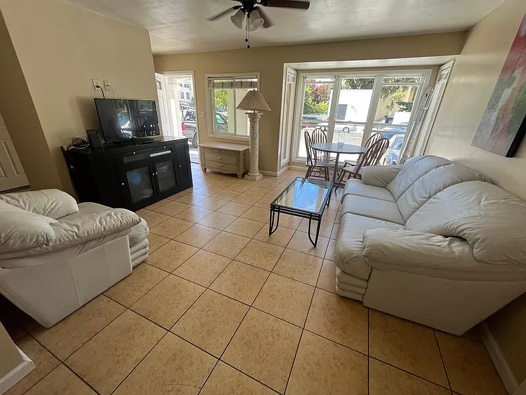 5800 Lindo Paseo #1 — Photo 24