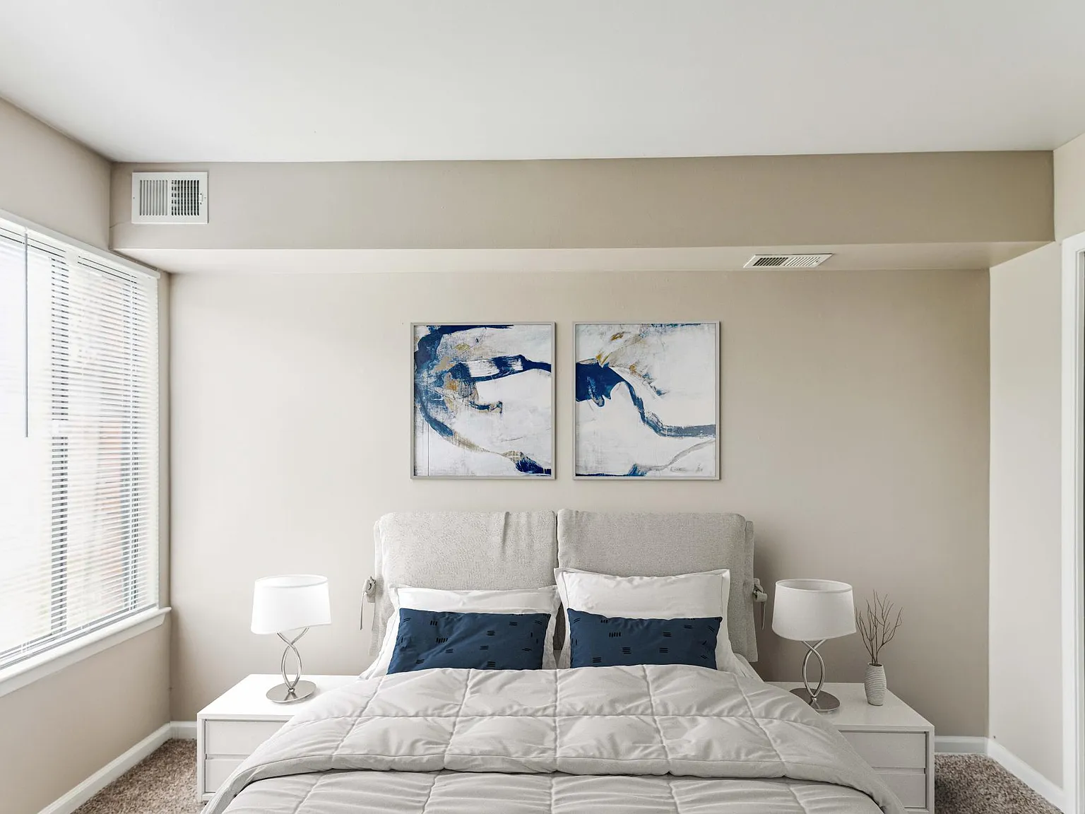 Pointe West Apartments — Photo 3