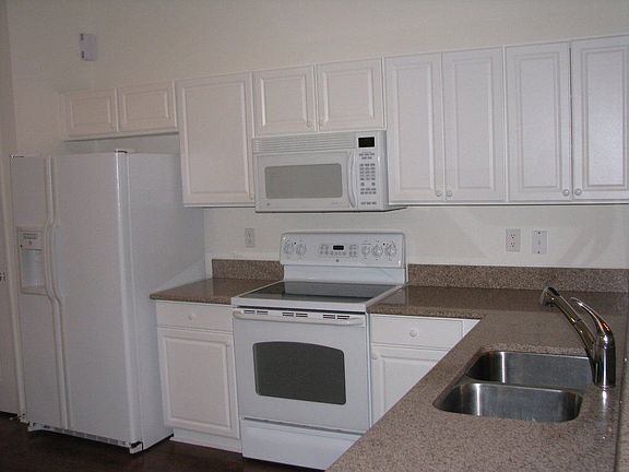 5th image of 15789 Marcello Cir