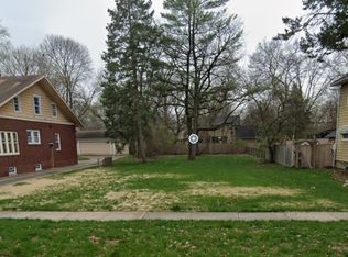 922 Garfield Ave, Aurora, IL 60506