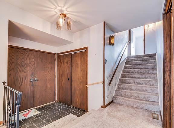 5th image of 1606 Heather Hill Cres