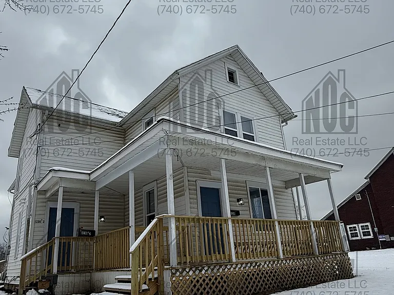 1236 1/2 E Locust St — Photo 1