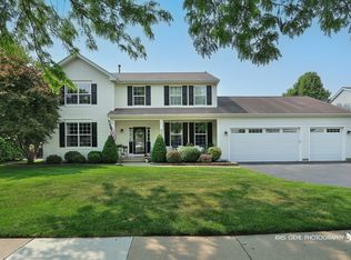 825 Limerick Ln, McHenry, IL 60050