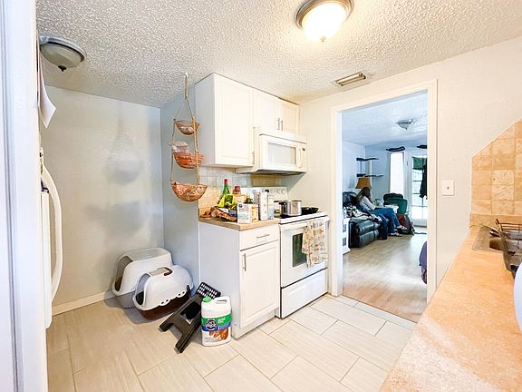 3rd image of 7003 N Duncan Ave #A