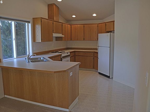4th image of 5308 NE 70th Cir