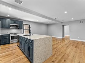 1182 West Blvd, Los Angeles, CA