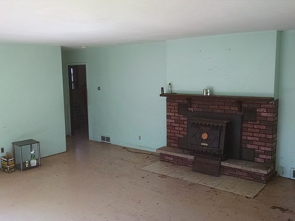 3rd image of 12257 Linden Ave