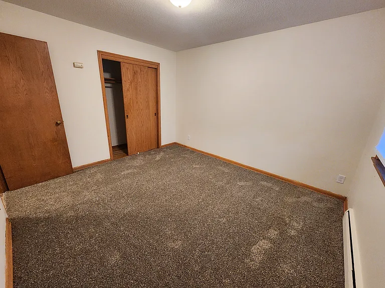 4707 University Ave NE — Photo 43
