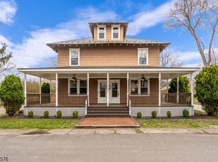 31-33 Walnut St, Milford, NJ 08848
