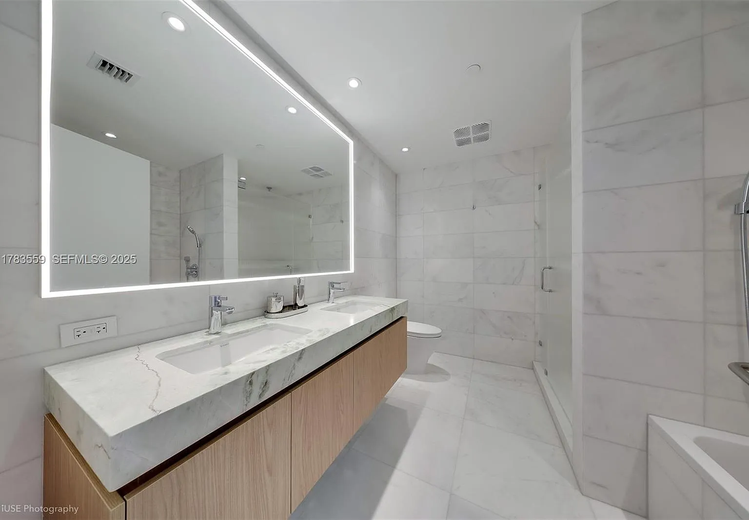 2 bed, 2.5 bath, $17,000 — Photo 3