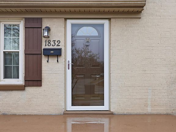 3rd image of 1832 Endon Dr