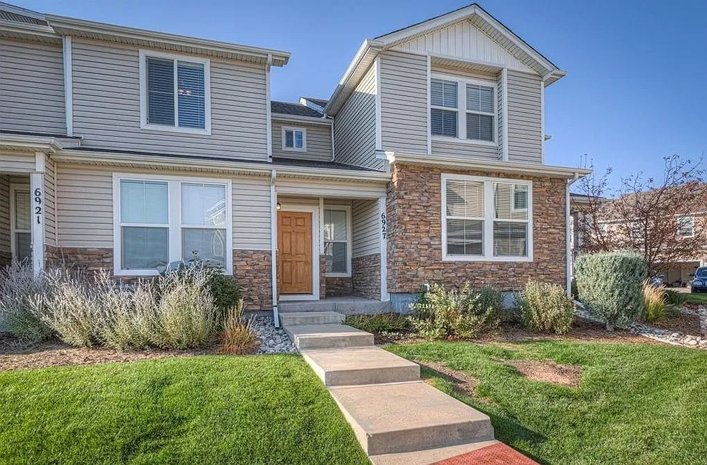 6927 Sandcastle Point — Photo 1