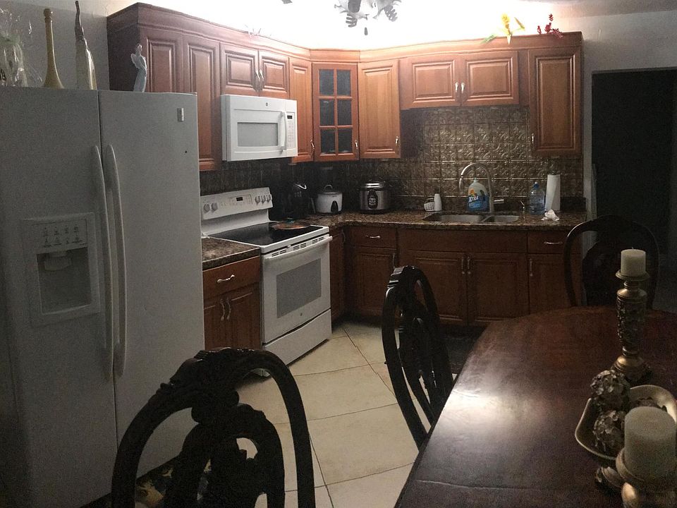 2nd image of 1401 SW 74th Ct