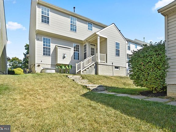 3rd image of 1163 Fairfax St