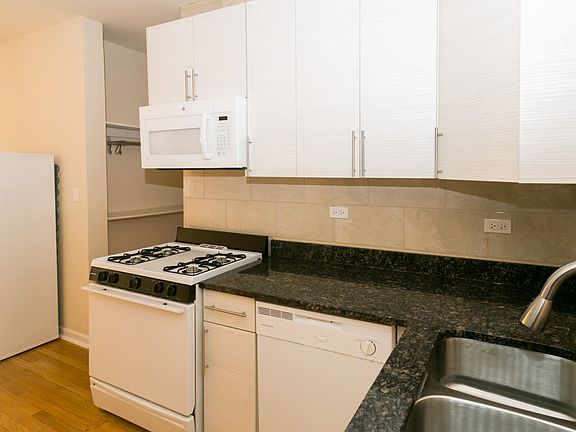 4th image of 4227 N Paulina St APT 1E
