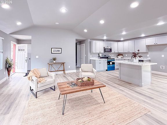 4th image of 2382 E Irwin Way