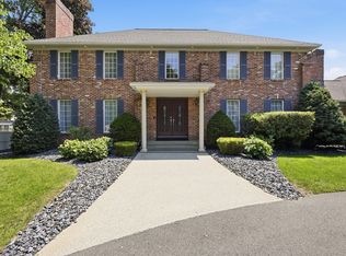 1051 Converse St, Longmeadow, MA 01106