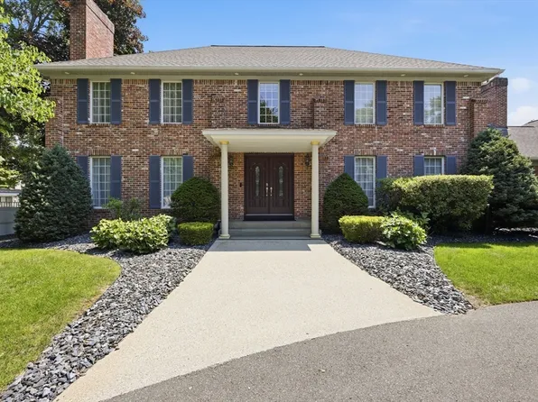 1051 Converse St, Longmeadow, MA 01106