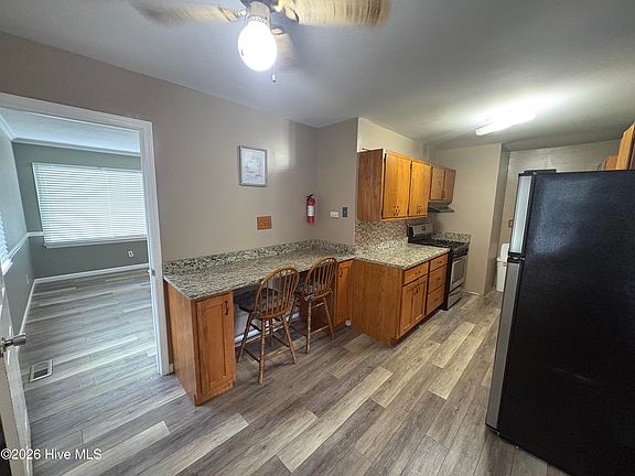 5th image of 2000 Opal St