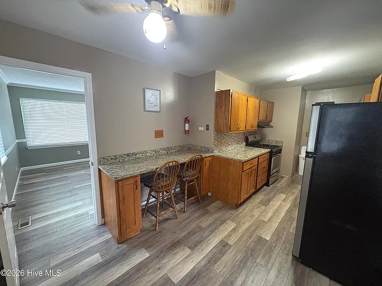 2000 Opal St — Photo 5