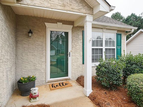 3rd image of 215 Parkridge Dr