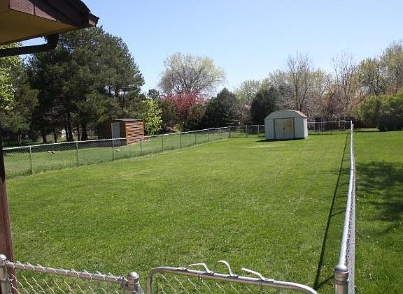 Nice fenced back yard