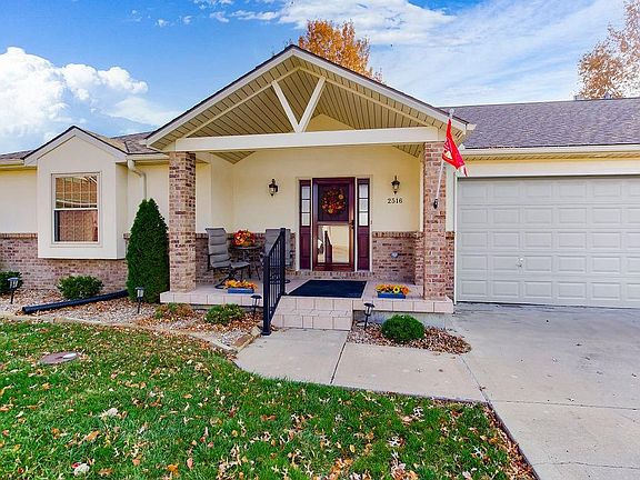 2nd image of 2516 SW Richwood Cir