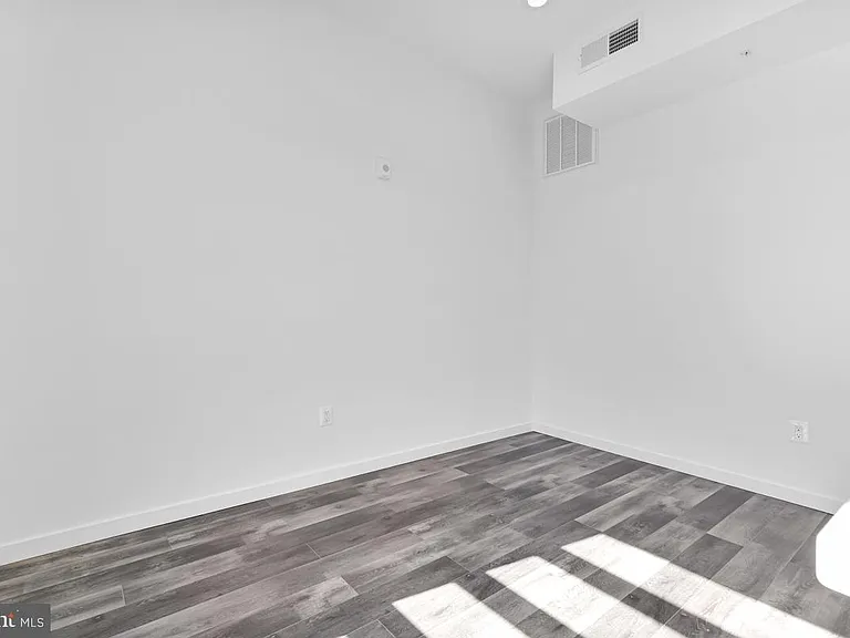 506 H St NE #401 — Photo 12