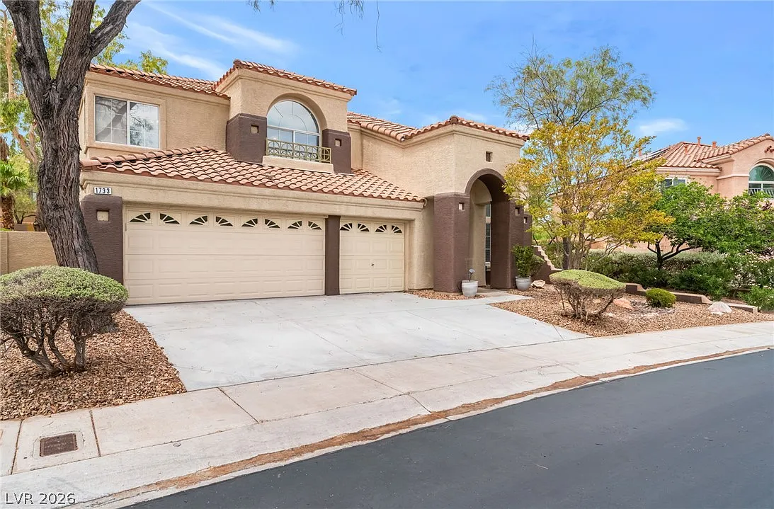 4 bed, 3.0 bath, 2577 sqft, $3,499 — Photo 2