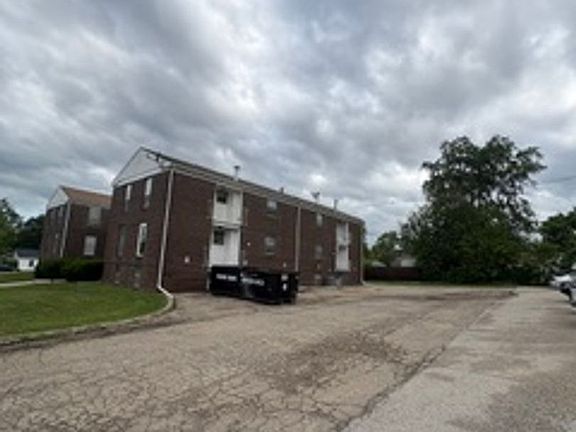 3rd image of 919 W Crestwood Dr APT A6