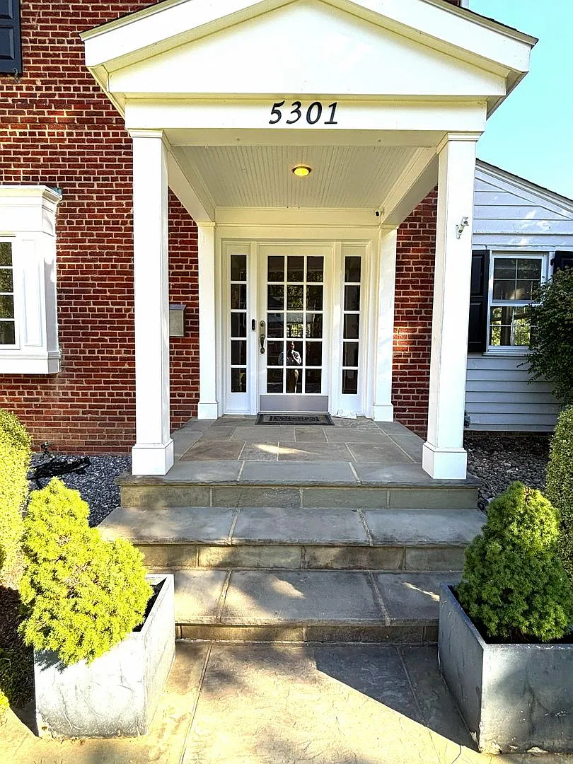 Bethesda Sparkling Colonial - great entertaining inside and out — Photo 3