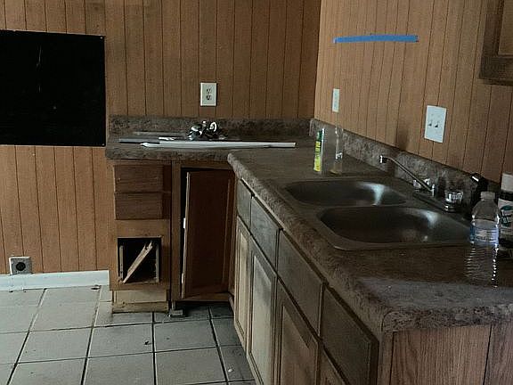 4th image of 3440 High Bridge Dr