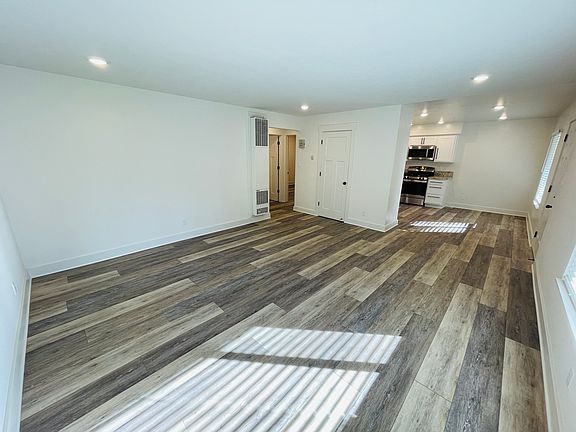 4th image of 1161 Bowers Ave #11