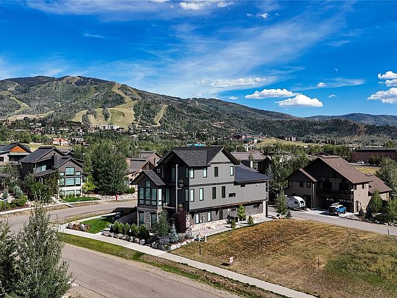 5th image of 835 Angels View Way
