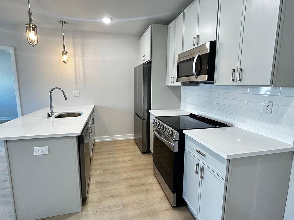1st image of 2523-2523 N Fairhill St #111
