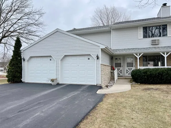79 University Dr, Fond Du Lac, WI 54935