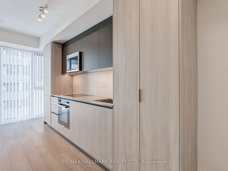 400 King St W #1701 — Photo 10