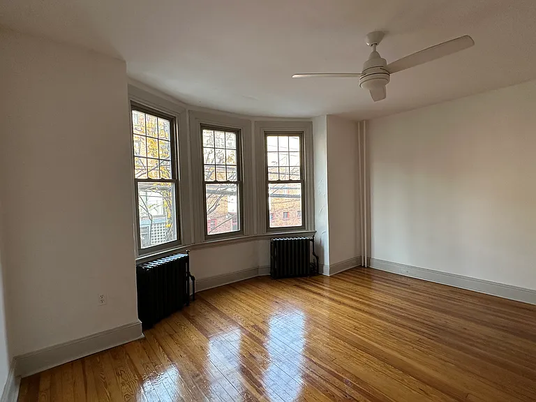 208 Fairmount Ave — Photo 11