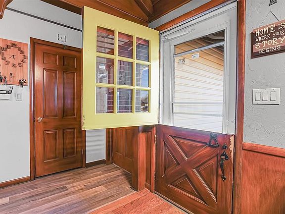 5th image of 607 N College St