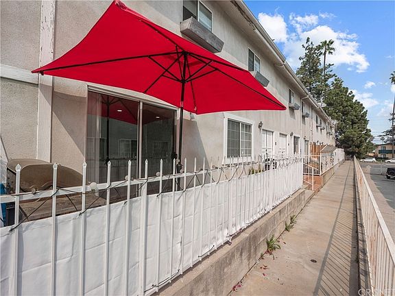 5th image of 15946 Sherman Way Unit 11