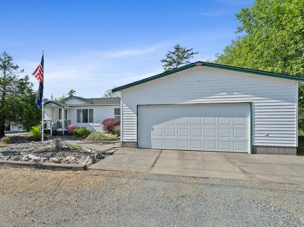 879 N 3rd Ave, Rockaway Beach, OR 97136