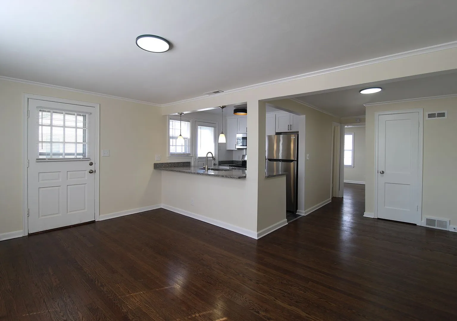 Fully Remodeled 1 Bedroom Duplex In NKC — Photo 3