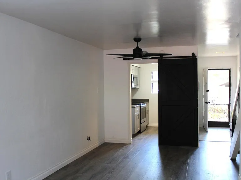 1035 Miramonte Dr #1 — Photo 3