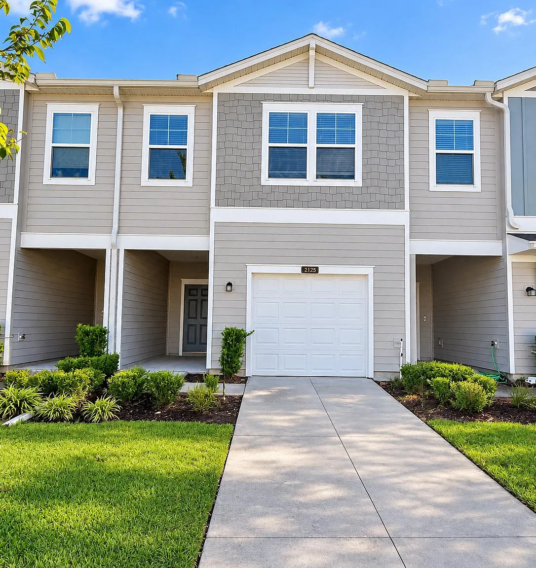 3 bed, 2.5 bath, 1700 sqft, $1,695 — Photo 2