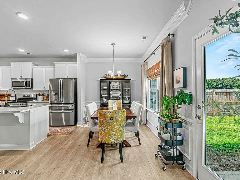 702 Greenwich Pl — Photo 11
