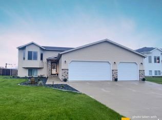3563 Lincoln St S, Fargo, ND 58104